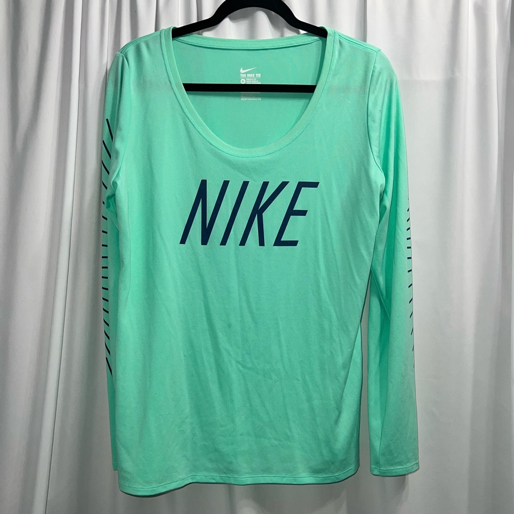 Women’s Nike Dri-Fit Long Sleeve top (XL)